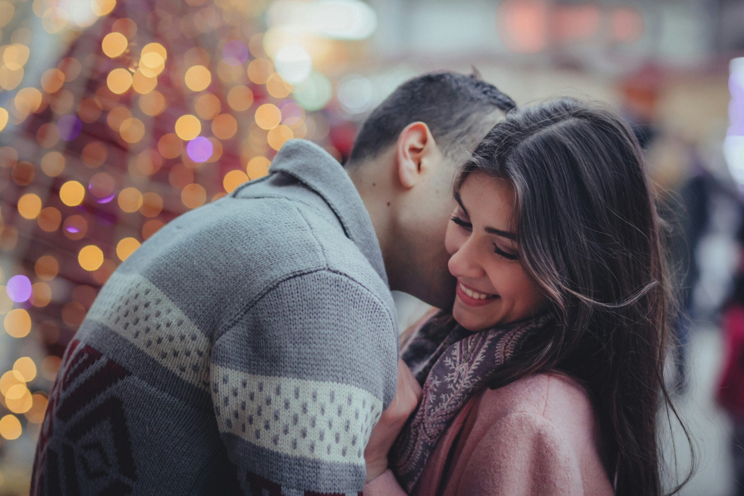 18 Emotional Affair Signs You Probably Didn’t Notice