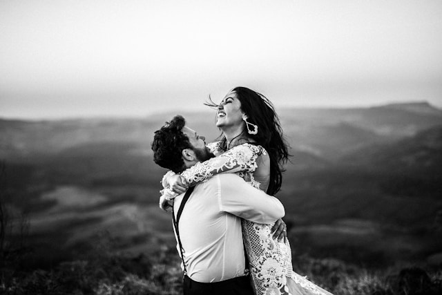 3 Zodiac Women Men Find Completely Irresistible