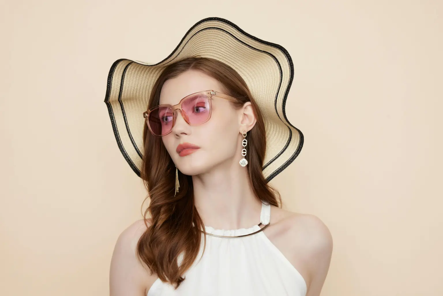 4 Zodiac Signs Who See Life Through Rose-Colored Glasses