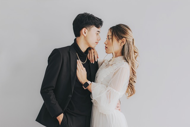 What Makes Each Zodiac Sign Panic in a Relationship