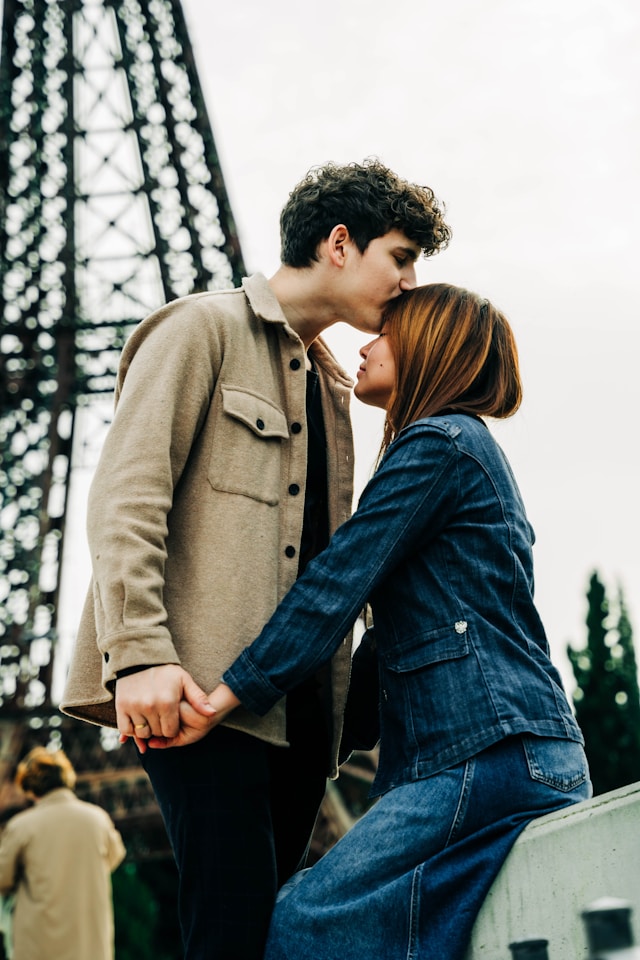 12 Zodiac Couples With the Most Intoxicating Emotional Connection