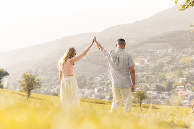 7 Real Reasons To Stop Being The Other Woman — And What It Actually Costs You